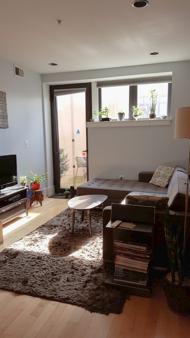 Foto del edificio - 2117 10th St NW