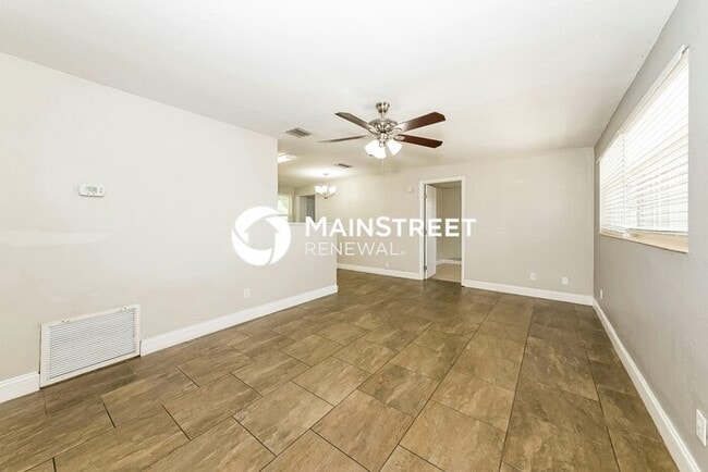 Building Photo - 3 Bedroom Pet-Friendly Home in Bradenton, ...