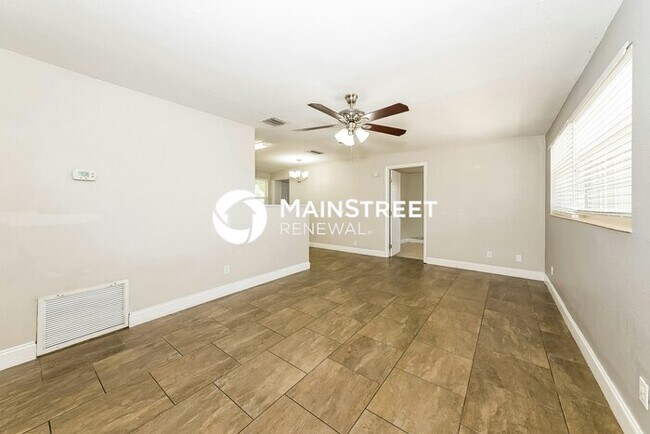 Foto del edificio - 3 Bedroom Pet-Friendly Home in Bradenton, ...