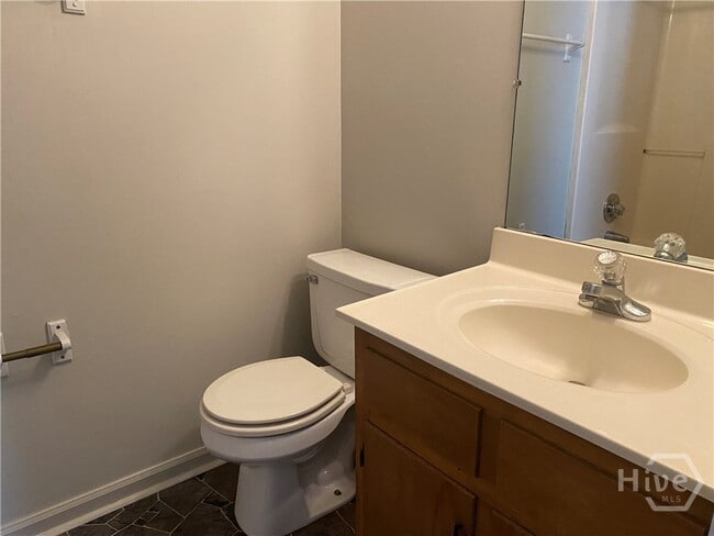 Foto del edificio - 625 Whitehall Rd