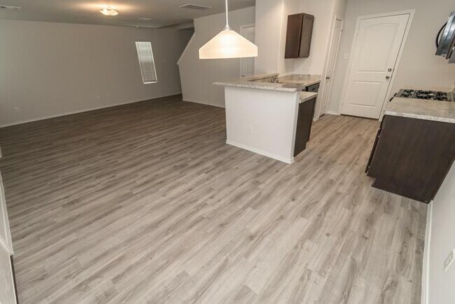 Foto del edificio - 16910 Lacey Bell Ln