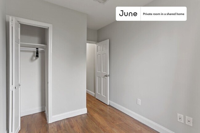 Building Photo - Room in Shared 4 bed/1 bath home