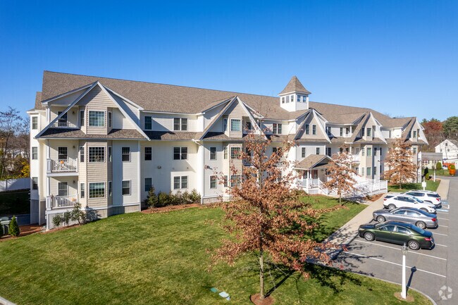 Foto del edificio - Whispering Pines Two