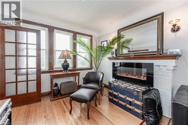 Building Photo - 131 Adeline Ave