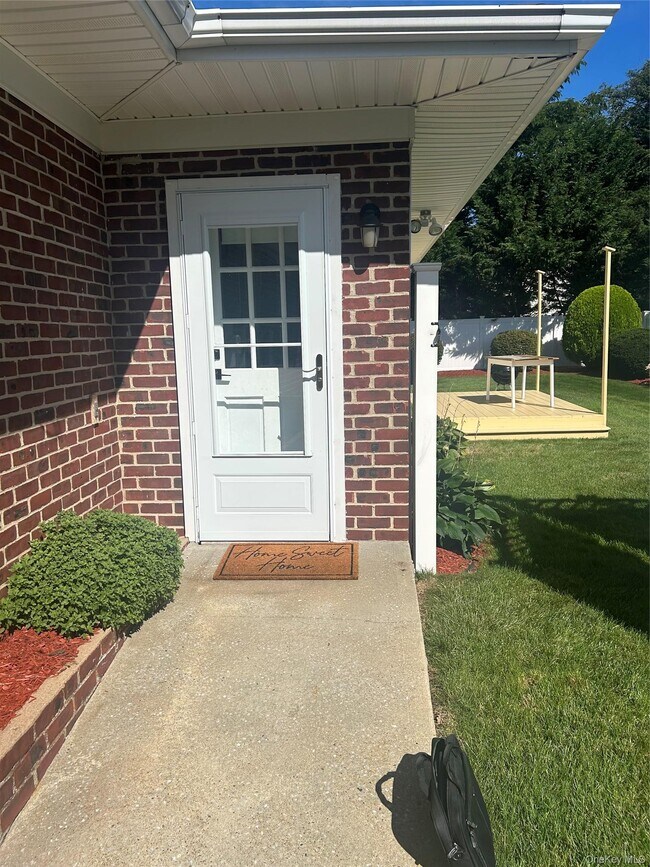 Foto del edificio - 50 Willow Ln