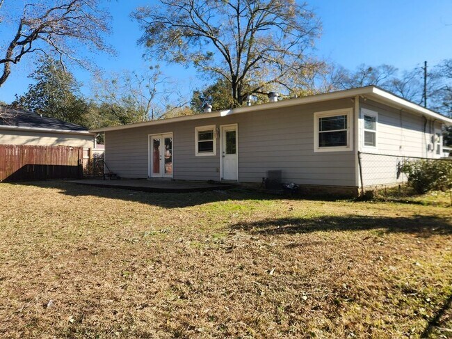 Foto del edificio - 4156 Palmdale Dr