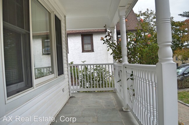 Building Photo - 127 Sagamore Rd