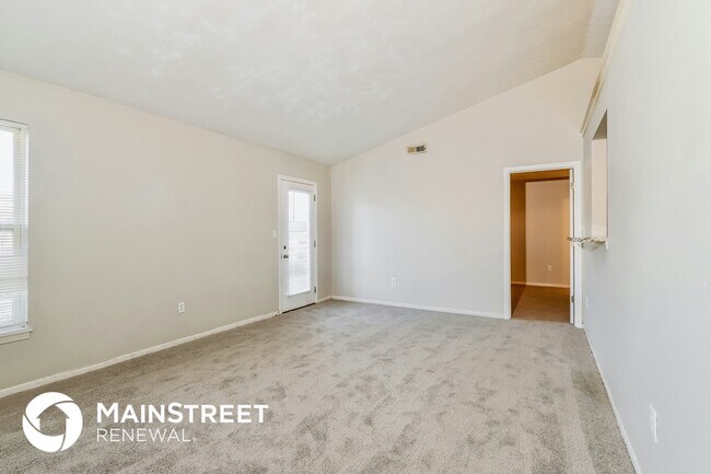 Foto del edificio - 9611 Combs Ln