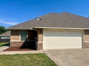 Building Photo - 11215 NW 114th St