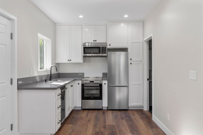 Foto del edificio - Culver City Rental -  Detached Studio with...