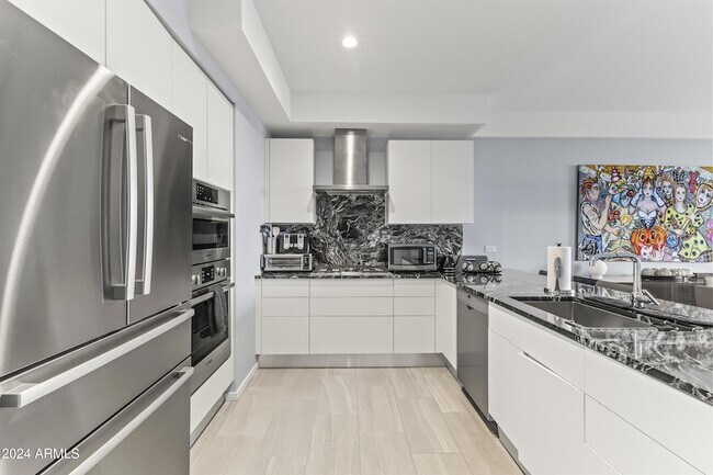 Foto del edificio - 7180 E Kierland Blvd