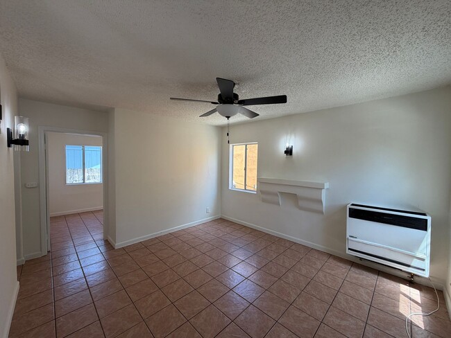 Foto del edificio - 1512 E 11th St