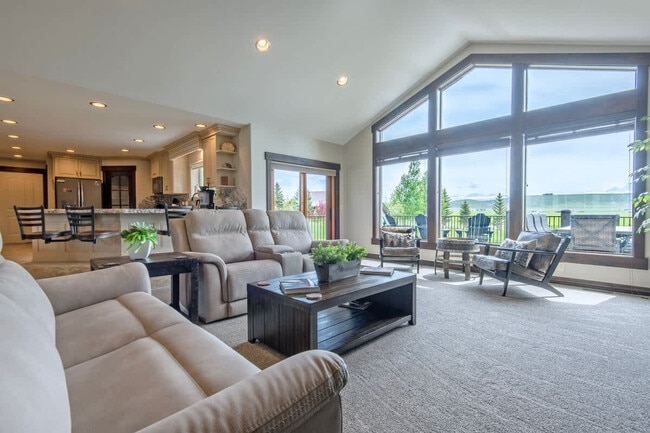 Building Photo - 8067 ID-32 Scenic