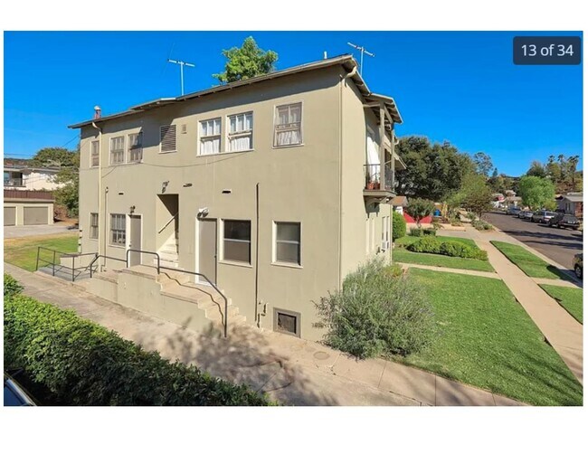 Building Photo - 1327 Las Flores Dr