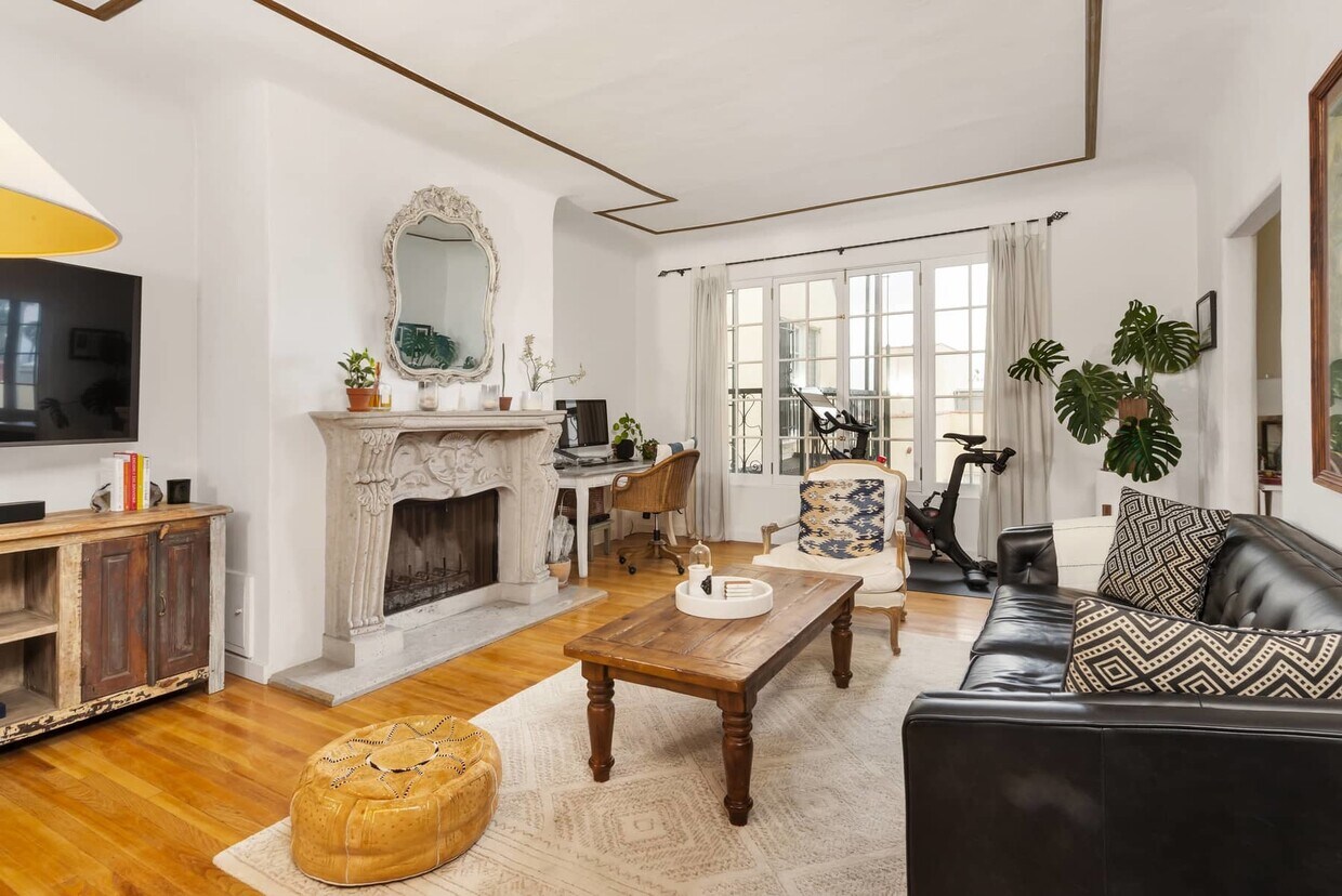 Foto principal - 1345 Hayworth Ave