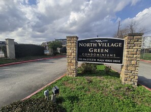 Building Photo - 202 Plaza Verde Dr