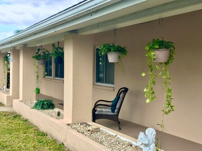Building Photo - 27420 San Marino Dr