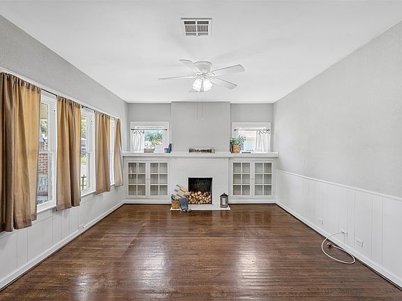 Building Photo - Charming 1924 Corner-Lot Home with Original Character and Modern Comforts