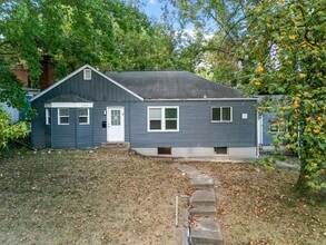 Building Photo - 137 Chambers Rd