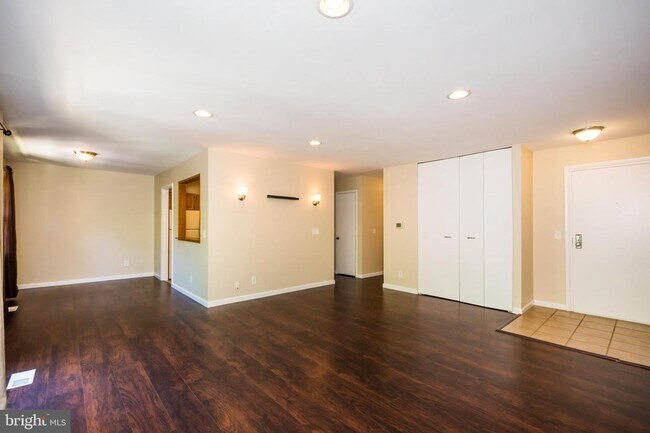 Building Photo - 222 Crocker Dr