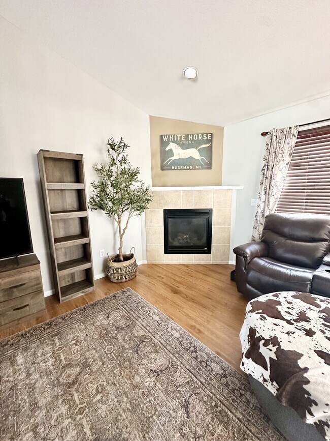 Foto del edificio - "Charming 3-Bedroom Gem on Laramie Street”