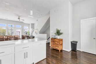 Building Photo - 1310 Roberts St