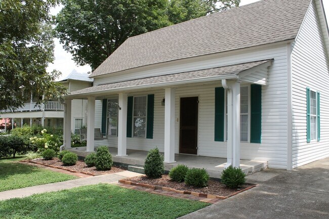 Building Photo - 1130 Wills Ave