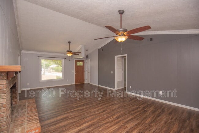 Building Photo - 7664 Northfield Dr