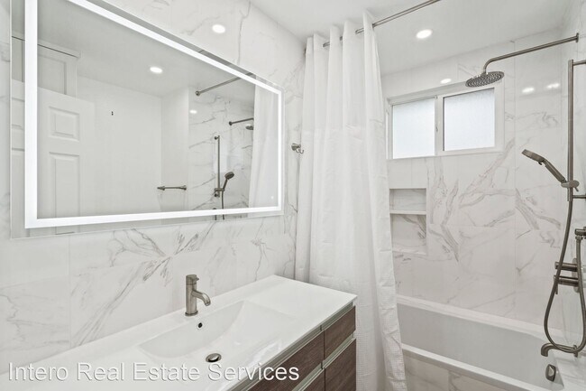 Building Photo - 4 br, 2 bath House - 1381 Elwood Drive