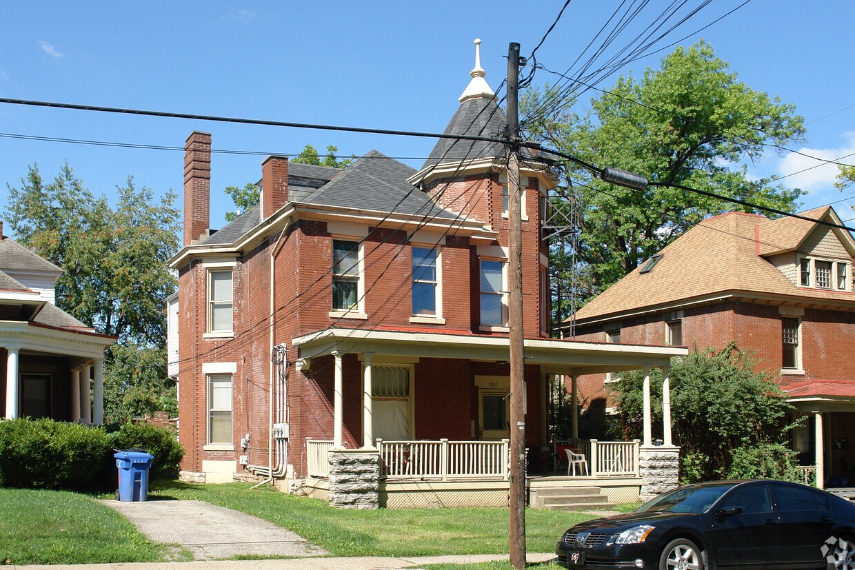 Building Photo - 302 E Maxwell St