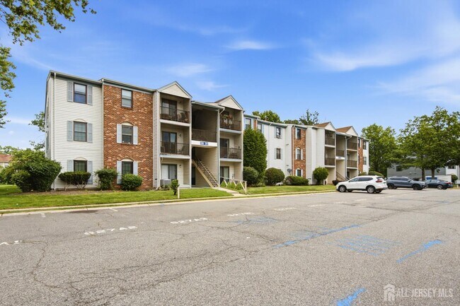 Foto del edificio - 334 Lancaster Ct
