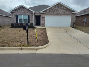 Building Photo - 1514 Heritage Cir SE