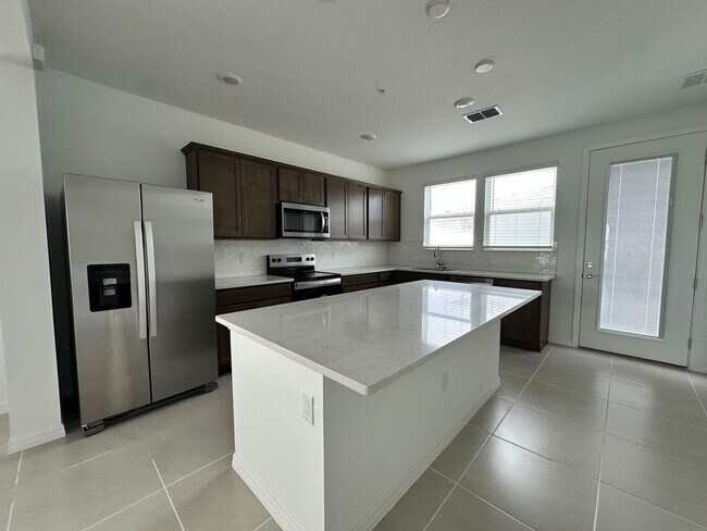 Building Photo - 4540 Orchard View Aly