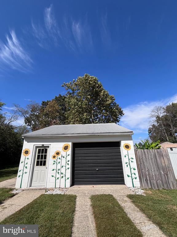 Foto del edificio - 507 Hollyday St