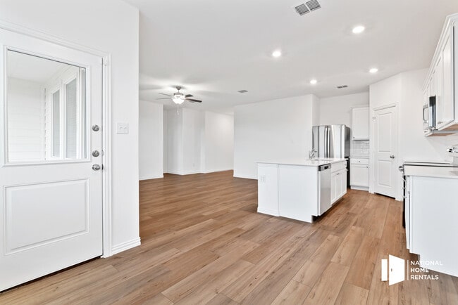 Building Photo - 5504 Packwater Ct