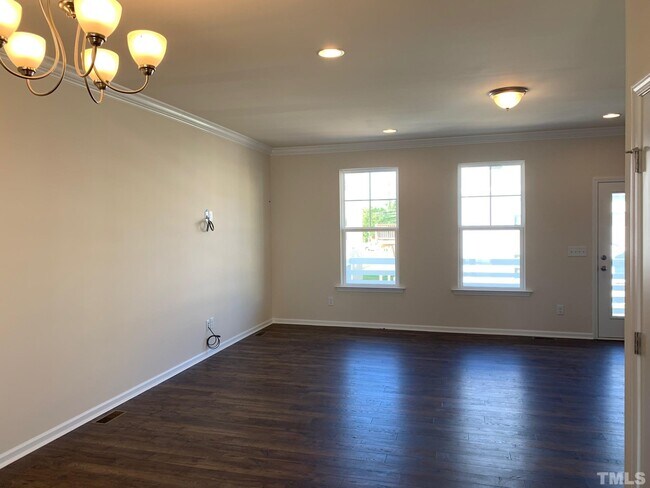 Foto del edificio - 1103 Finch Ct
