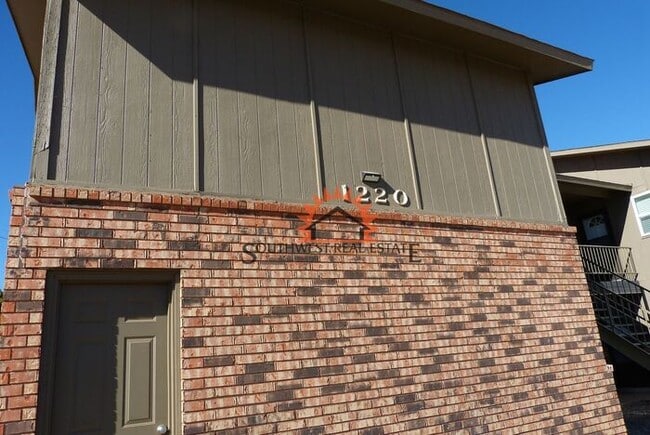 Building Photo - Super cute 2 bedrooms 1 bath apartment.