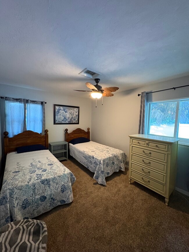 Building Photo - 260 Bermuda Rd