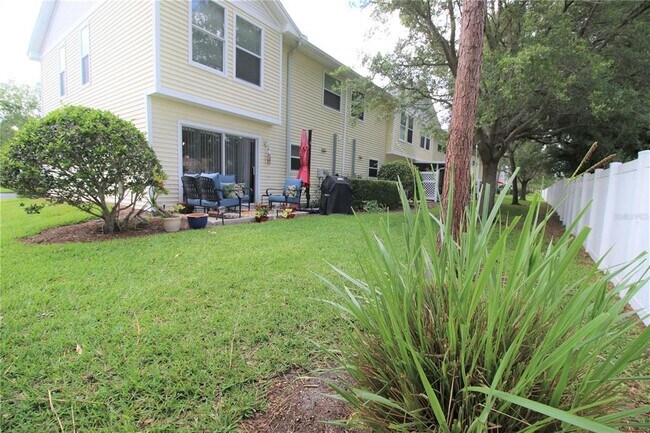 Building Photo - 13049 Thoroughbred Loop