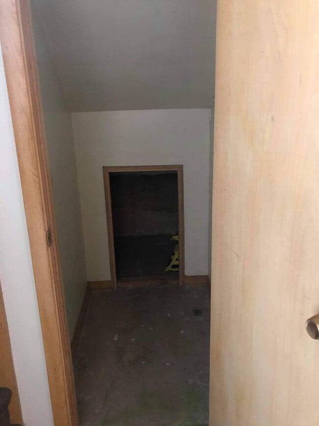 Front storage - 9124 31st St