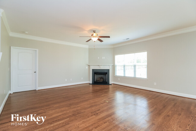 Building Photo - 3173 Knoll Ridge Dr