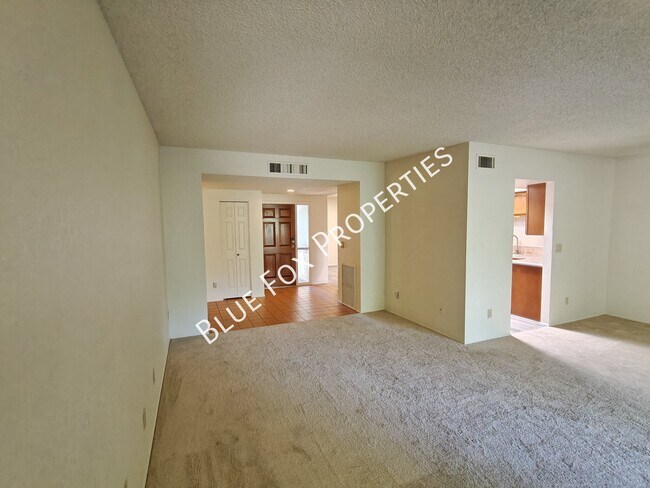 Building Photo - 983 W Palma De Pina