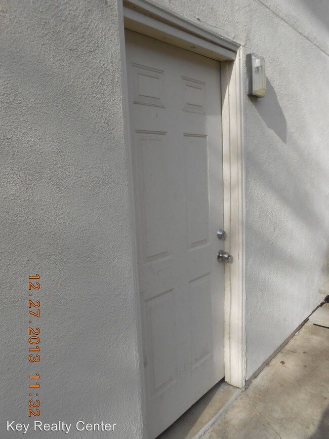 Building Photo - 2 br, 1 bath House - 8935 El Mirador Drive #4