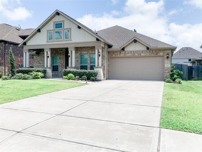 Building Photo - 2307 Tobarra Ln