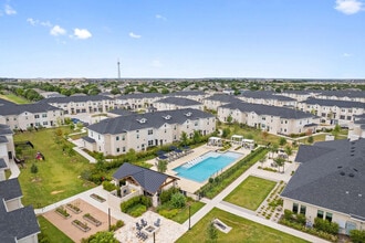 Building Photo - Camden Leander