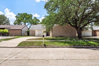 Building Photo - 930 Mesa Terrace Dr