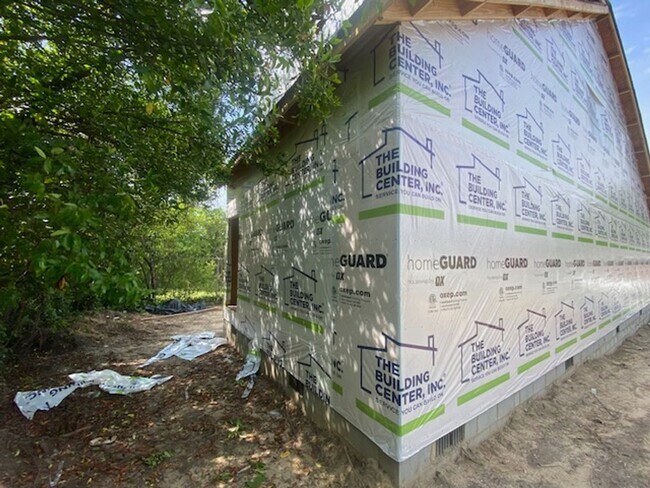Building Photo - 1218 House St