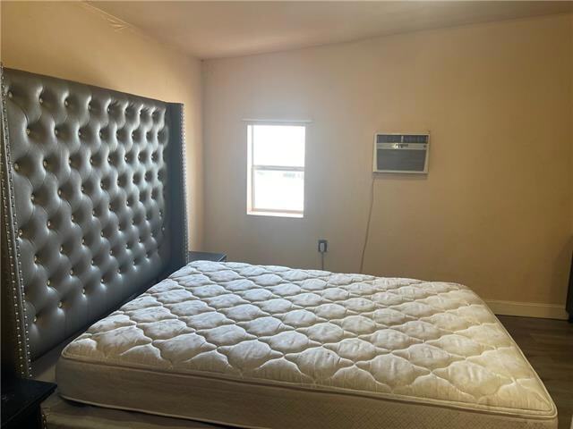 Foto del edificio - 8009 Downman Rd