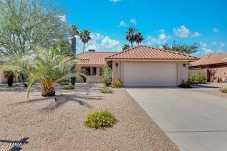 Building Photo - 5801 E Paradise Ln