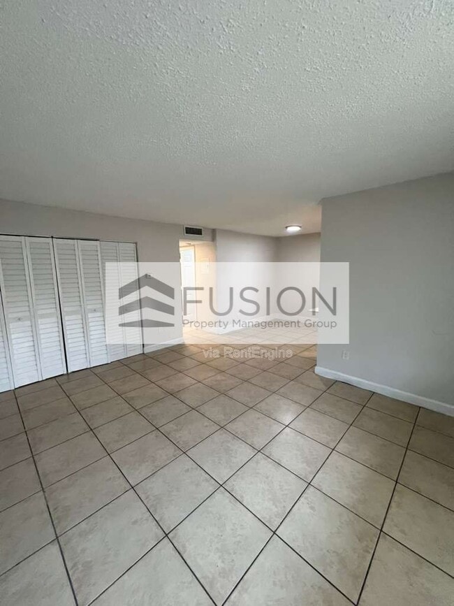 Foto del edificio - 400 NW 65th Ave